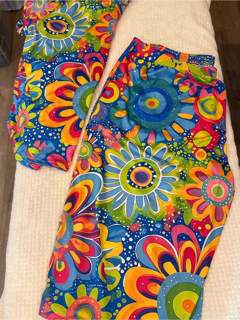 2 piece outfit Vibrant Multicolor women’s Floral Print NWOT